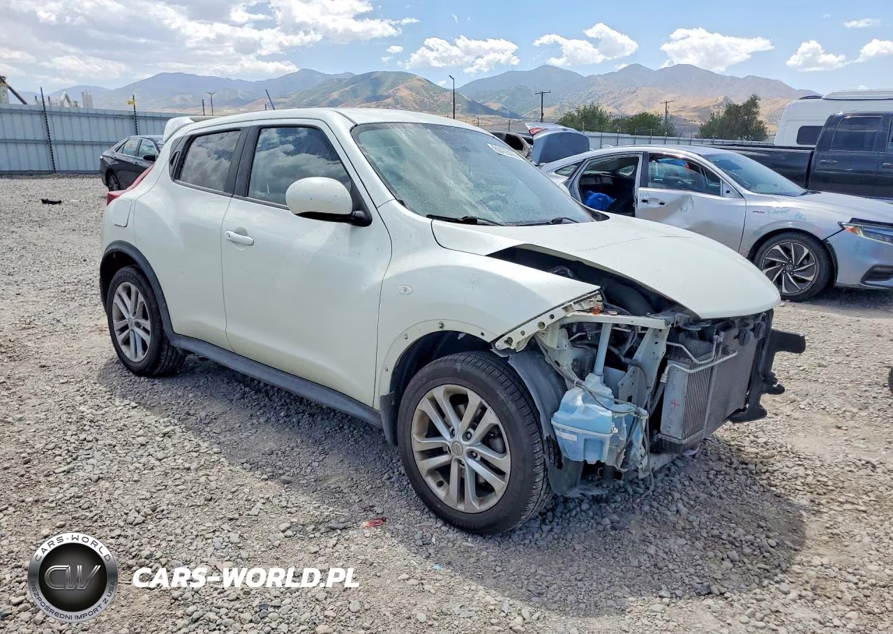 2011 Nissan Juke S VIN:JN8AF5MR5BT018167 - 4