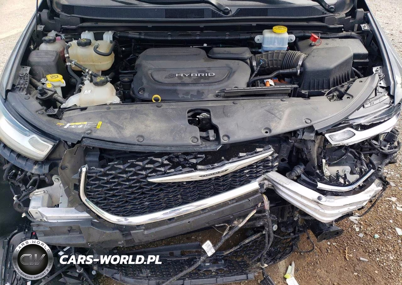 2022 Chrysler Pacifica Hybrid Touring L VIN:2C4RC1L7XNR118924 - 12