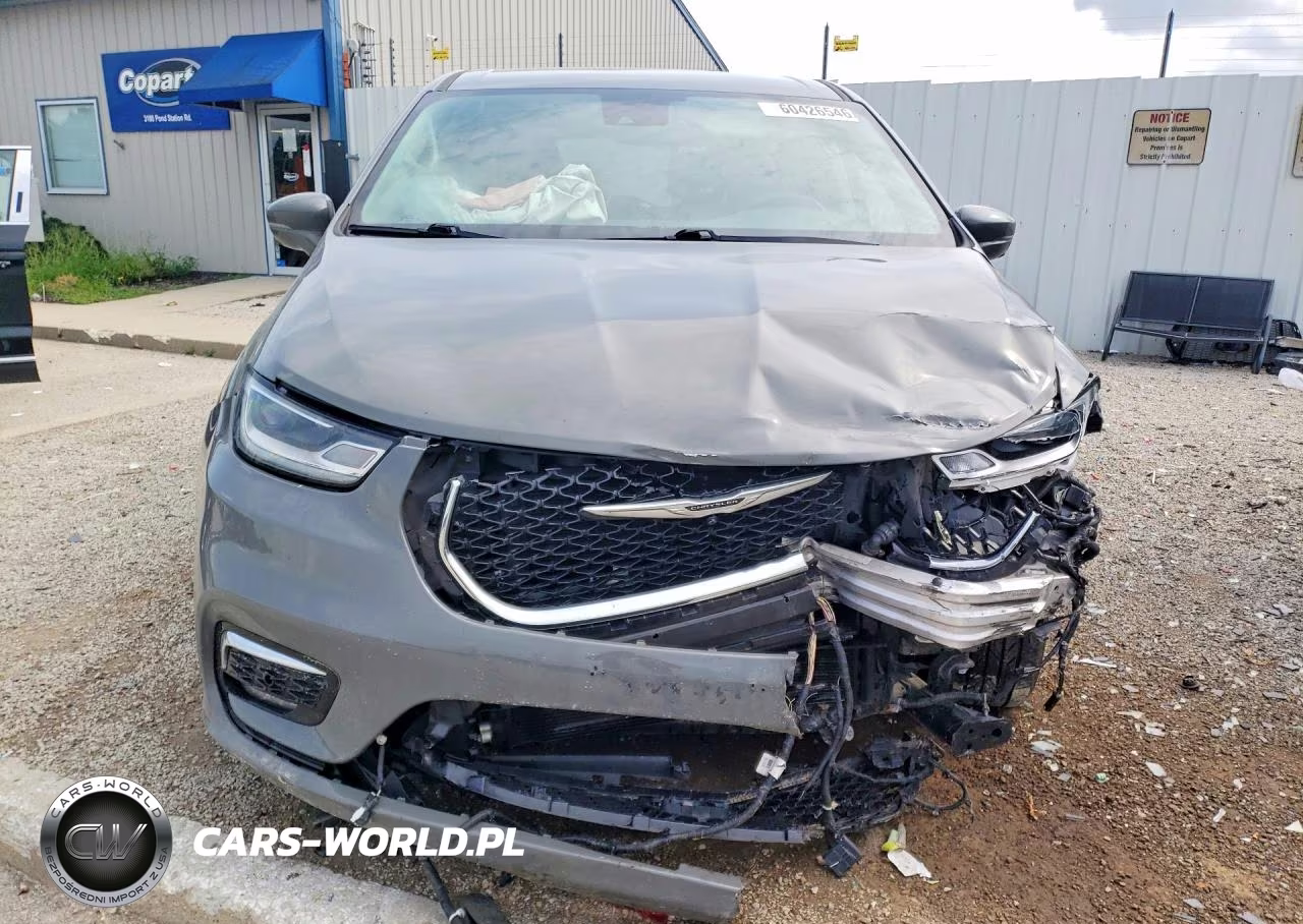 2022 Chrysler Pacifica Hybrid Touring L VIN:2C4RC1L7XNR118924 - 5