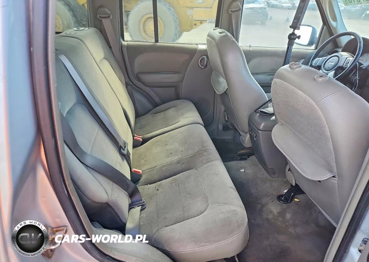 2002 Jeep Liberty Limited VIN:1J4GL58K42W197970 - 10