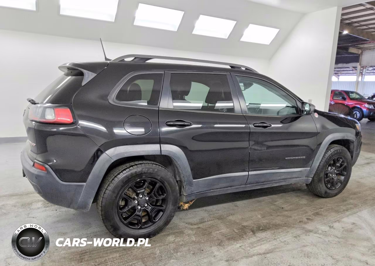 2019 Jeep Cherokee Trailhawk VIN:1C4PJMBX4KD227670 - 3
