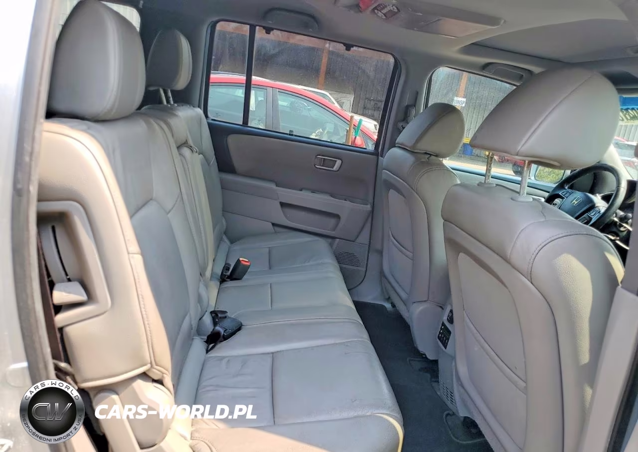 2013 Honda Pilot Touring VIN:5FNYF4H9XDB070592 - 10