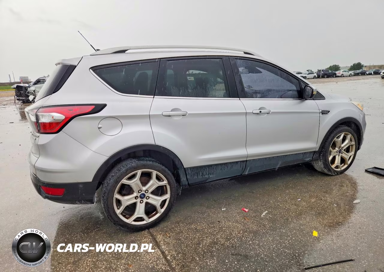 2018 Ford Escape VIN:1FMCU0J97JUB72546 - 3