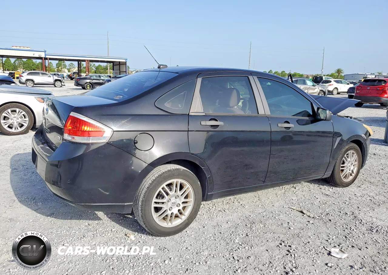 2010 Ford Focus Se VIN:1FAHP3FN2AW276865 - 3