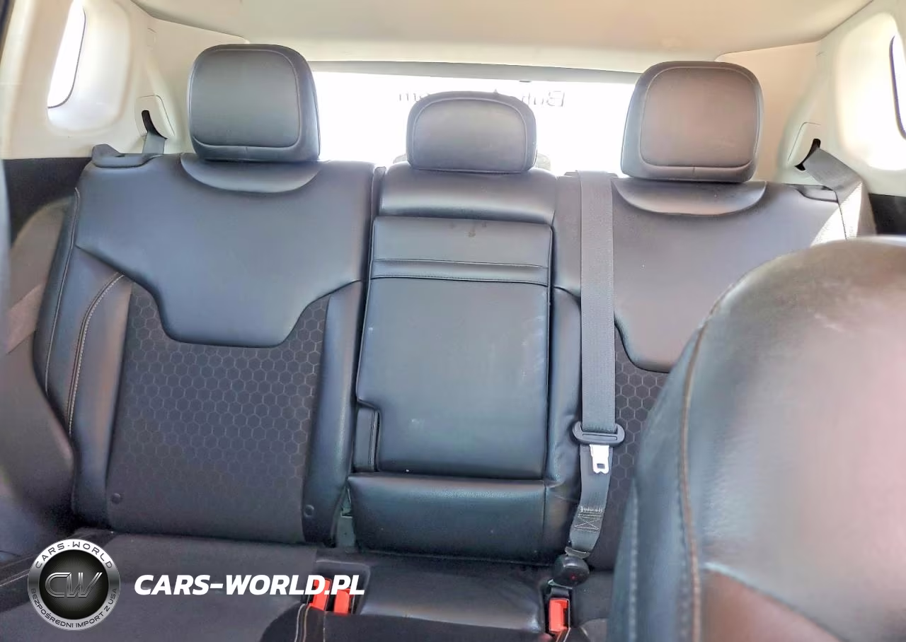 2018 Jeep Compass Latitude VIN:3C4NJDBB6JT117241 - 10