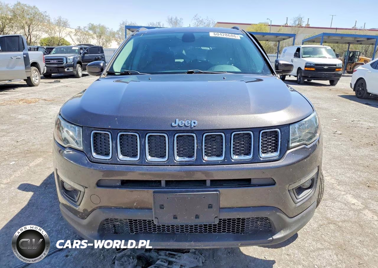 2018 Jeep Compass Latitude VIN:3C4NJDBB6JT117241 - 5