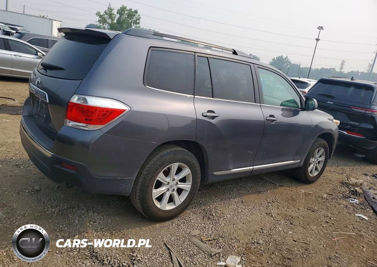 2013 Toyota Highlander Plus VIN:5TDZA3EH4DS038922 - 3