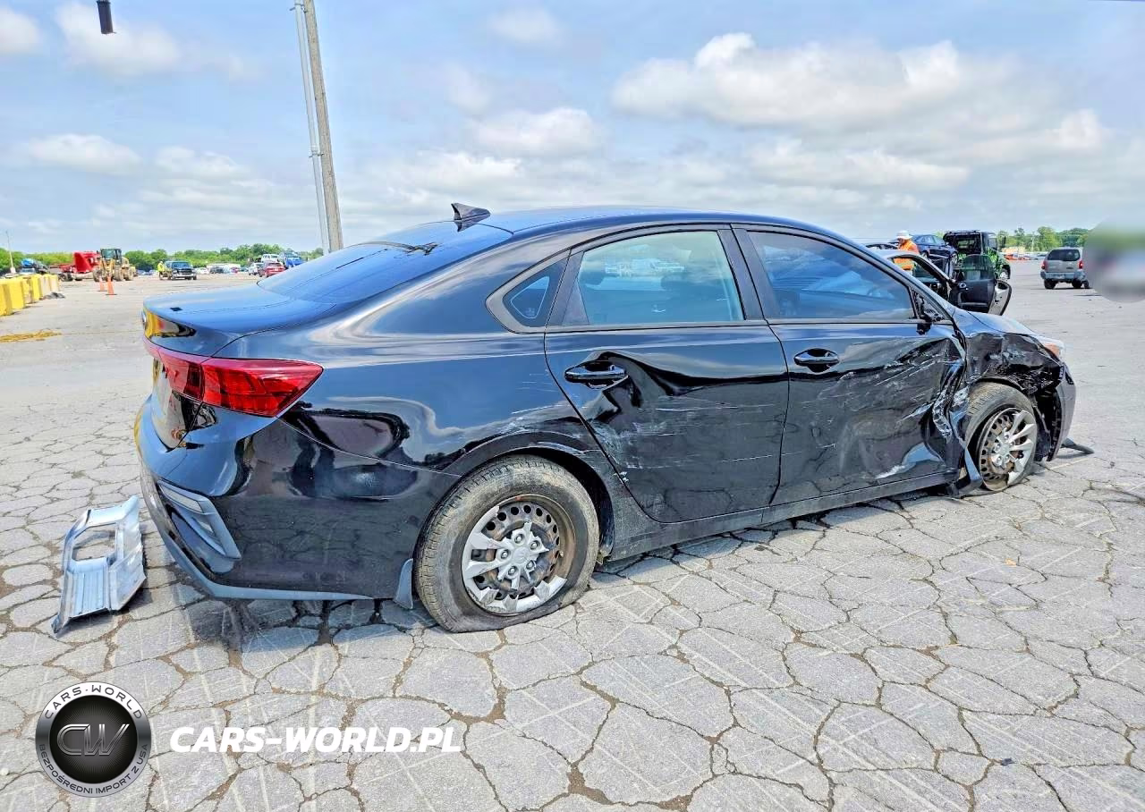 2021 Kia Forte Fe VIN:3KPF24AD5ME299303 - 3