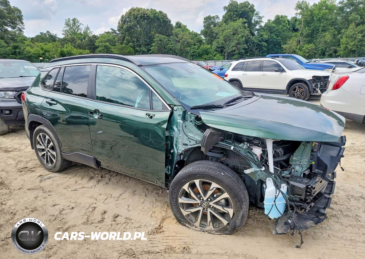 2022 Toyota Corolla Cross Xle VIN:7MUDAABG7NV024496 - 4
