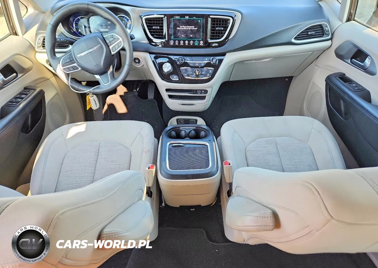 2018 Chrysler Pacifica Hybrid Touring Plus VIN:2C4RC1H76JR159411 - 8