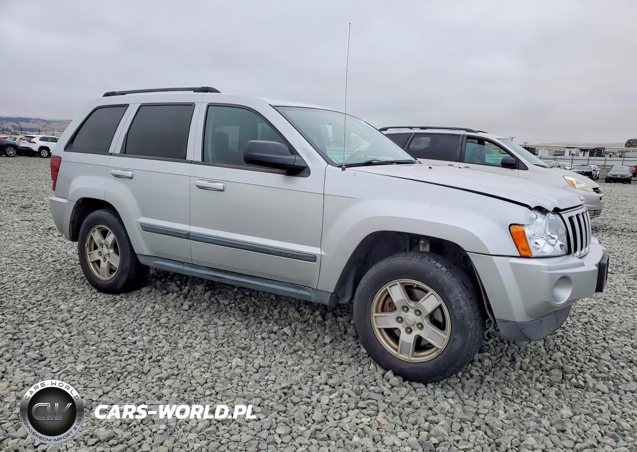 2007 Jeep Grand Cherokee Laredo VIN:1J8GR48KX7C513548 - 4