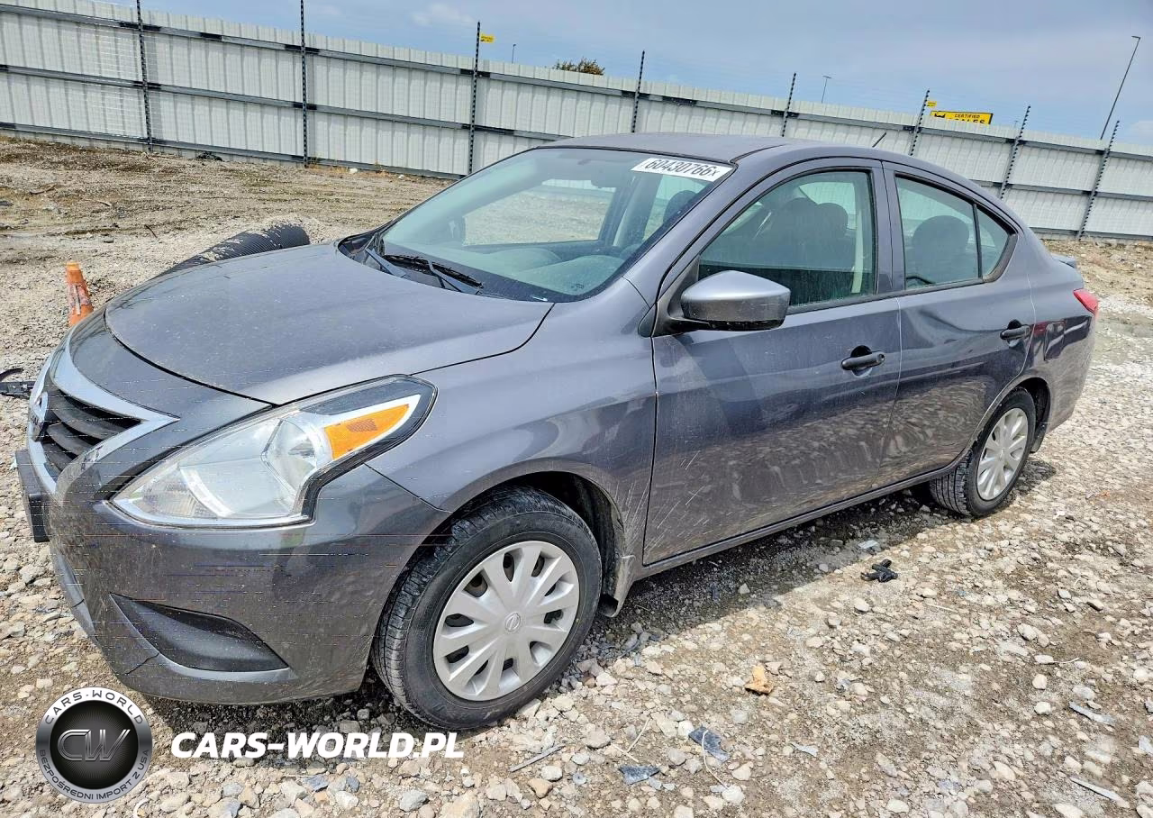2017 Nissan Versa 1.6 S Plus – zdjęcie 1 z 12