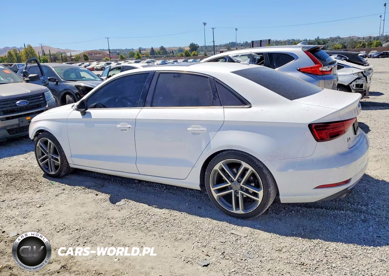 2017 Audi A3 Premium VIN:WAUAUGFF0H1035475 - 2