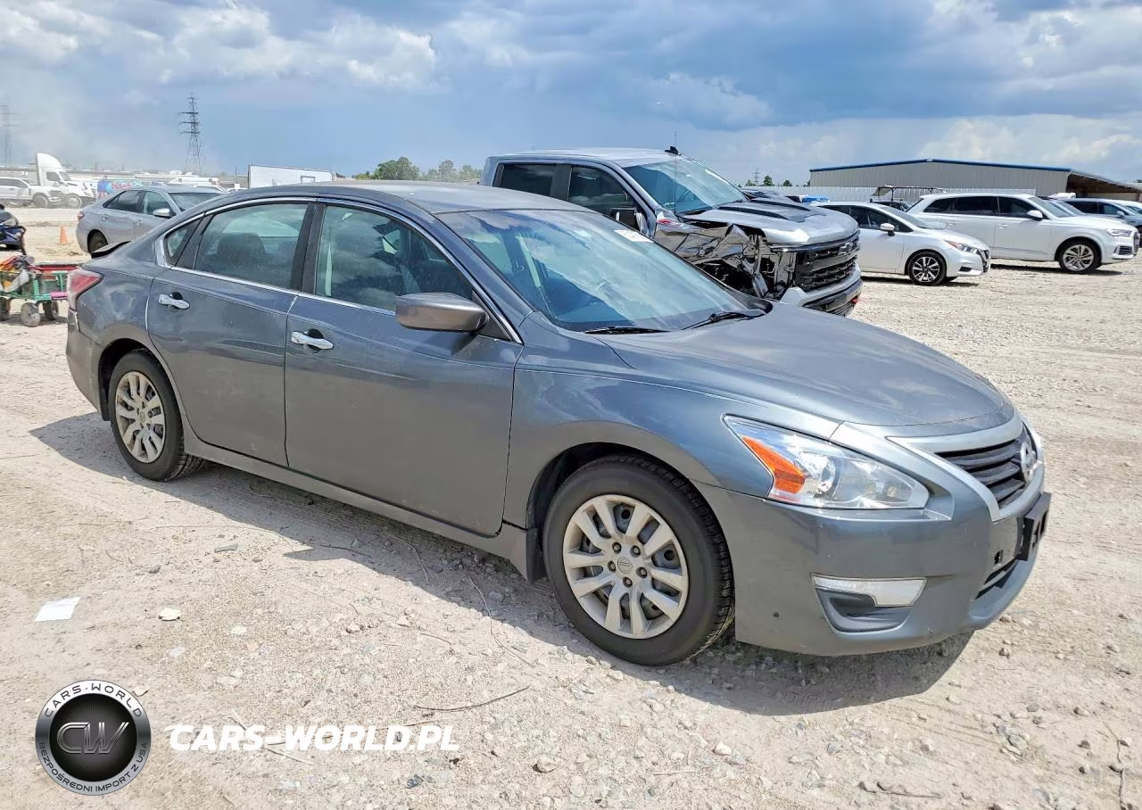 2015 Nissan Altima 2.5 S VIN:1N4AL3AP6FN389799 - 4