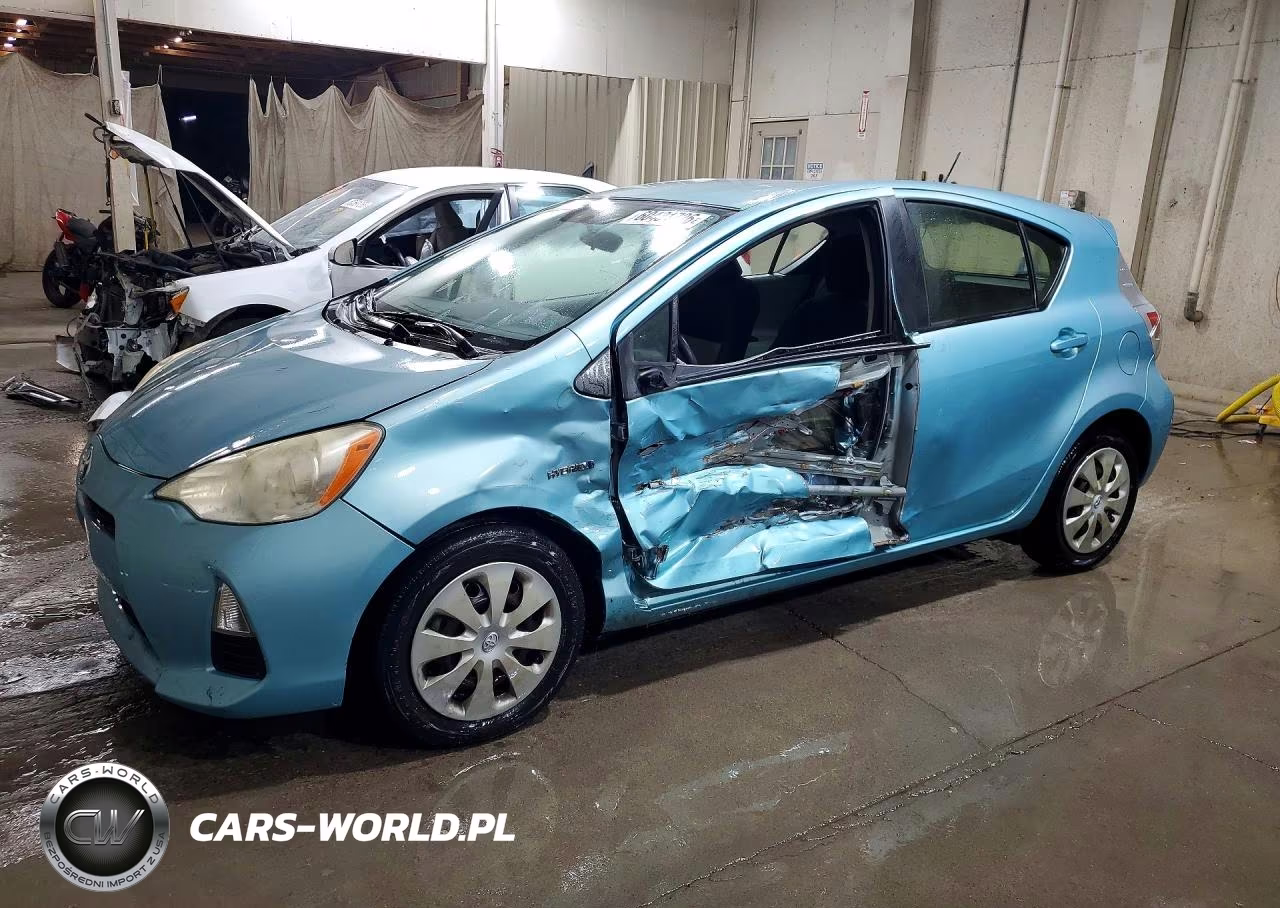 2013 Toyota Prius C Two – zdjęcie 1 z 13