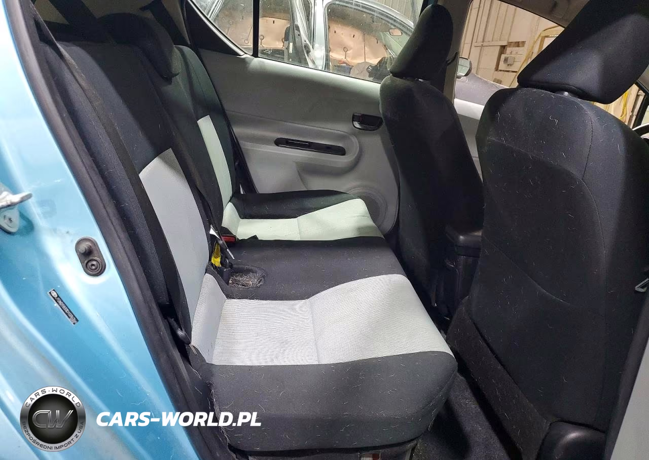 2013 Toyota Prius C Two VIN:JTDKDTB33D1036366 - 10