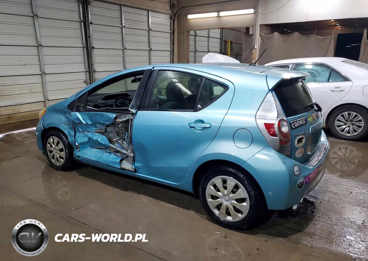 2013 Toyota Prius C Two VIN:JTDKDTB33D1036366 - 2