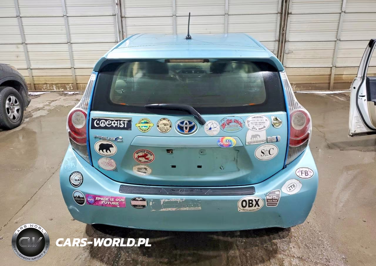 2013 Toyota Prius C Two VIN:JTDKDTB33D1036366 - 6