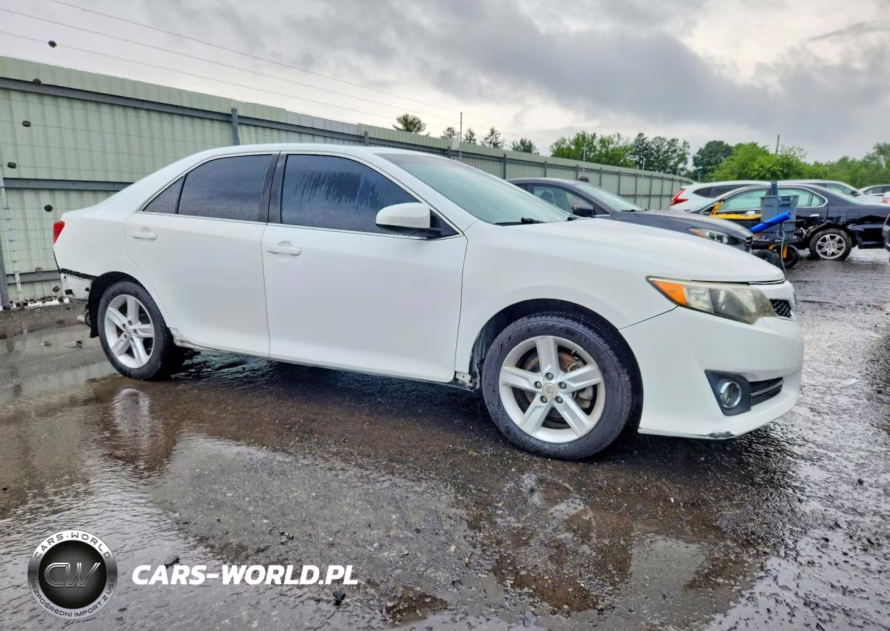 2013 Toyota Camry Se VIN:4T1BF1FK9DU649036 - 4