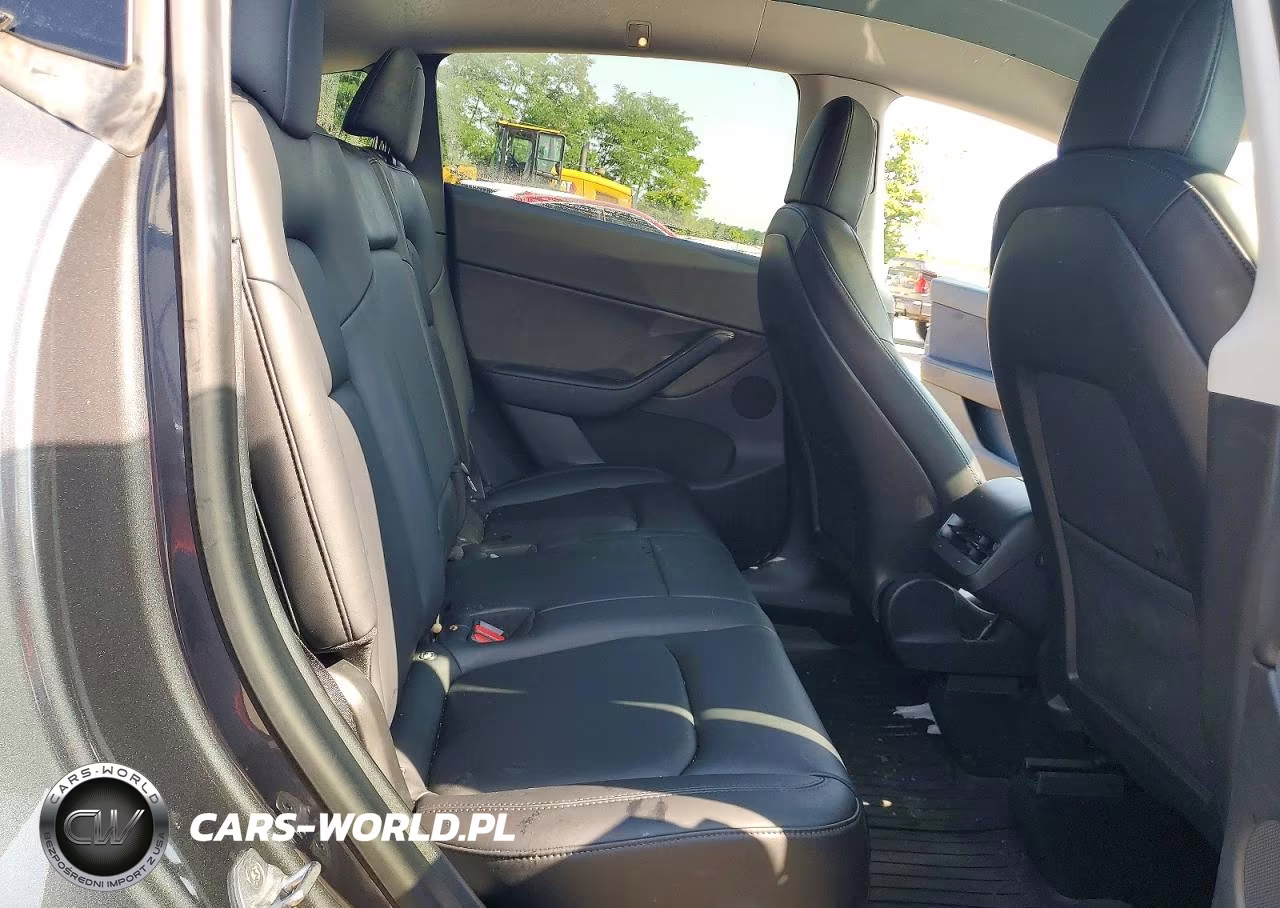 2021 Tesla Model Y VIN:5YJYGDEE1MF079597 - 10