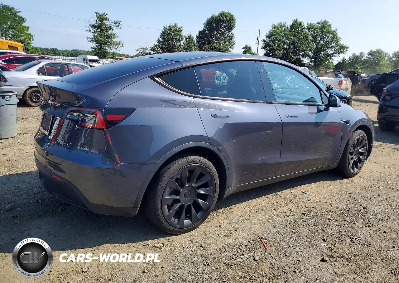 2021 Tesla Model Y VIN:5YJYGDEE1MF079597 - 3