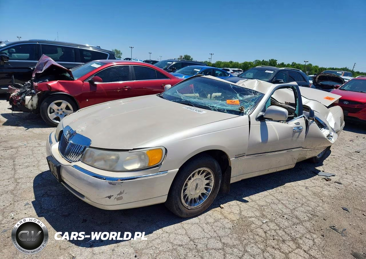 2000 Lincoln Town Car Cartier