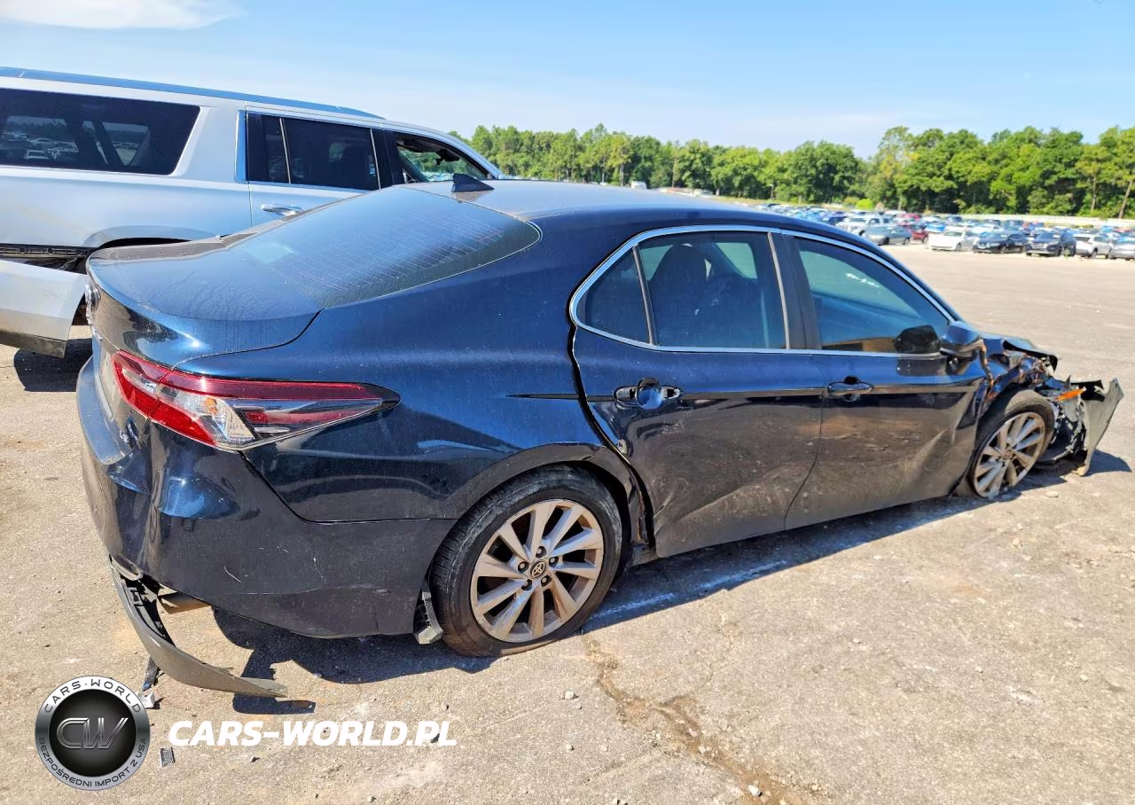 2021 Toyota Camry Le VIN:4T1C11AK1MU578716 - 3