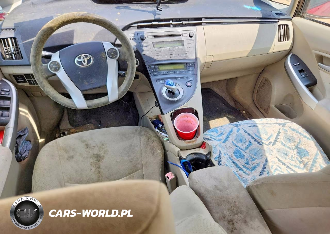 2011 Toyota Prius Two VIN:JTDKN3DU3B0268861 - 8