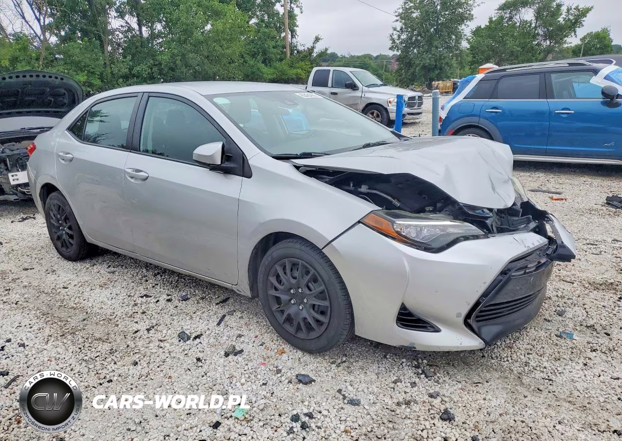 2017 Toyota Corolla Le VIN:2T1BURHE8HC757747 - 4
