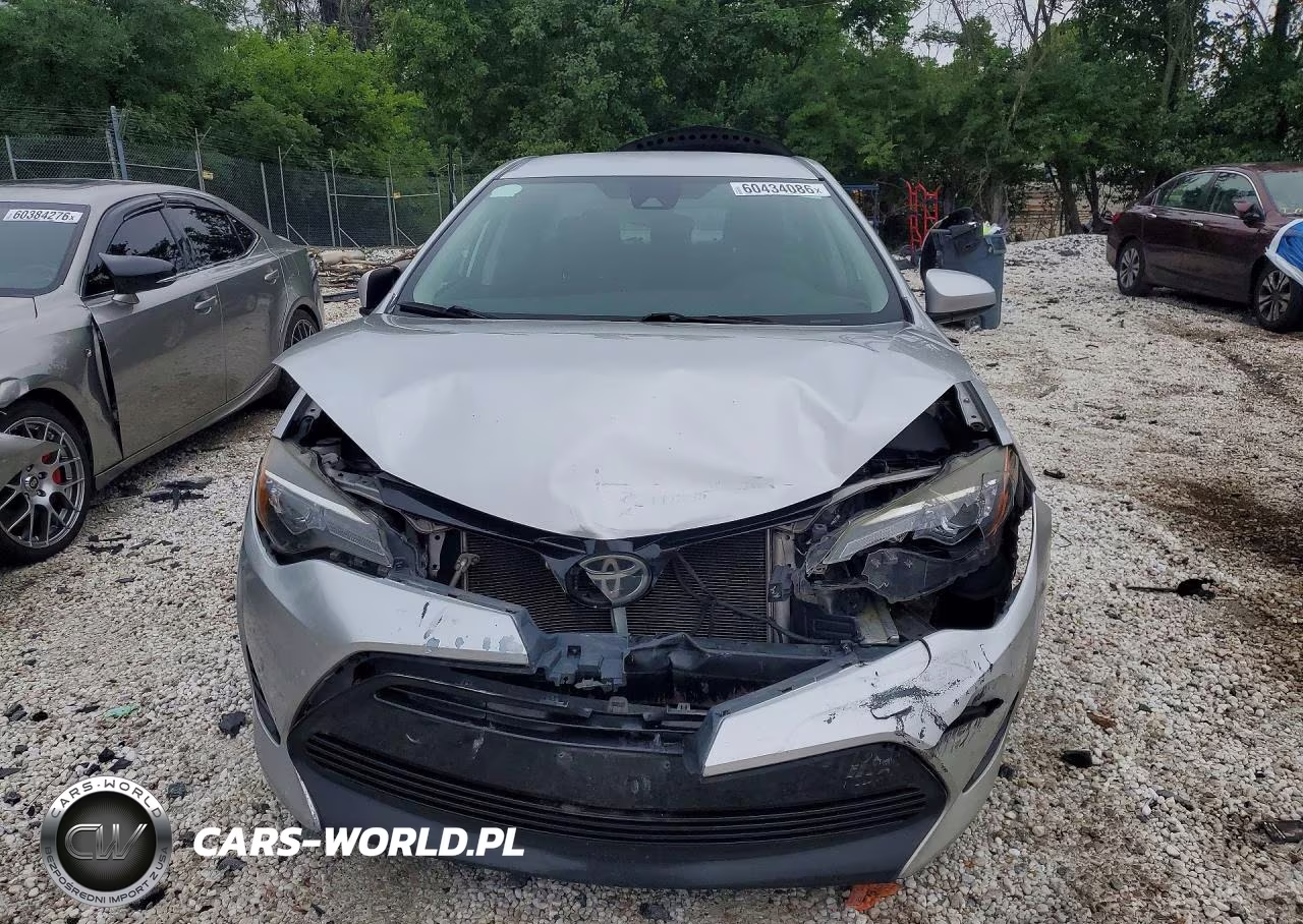 2017 Toyota Corolla Le VIN:2T1BURHE8HC757747 - 5