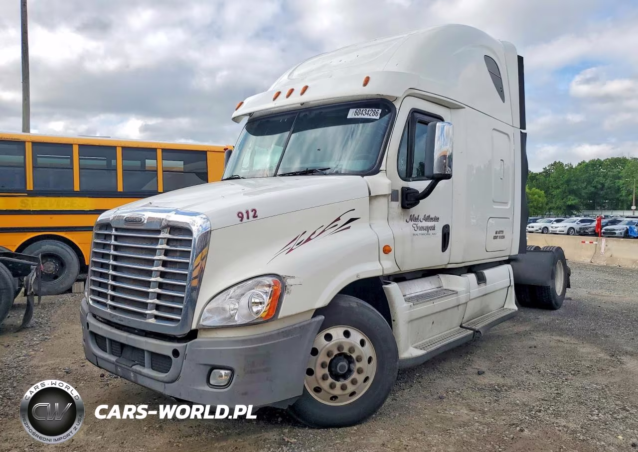 2014 Freightliner Cascadia 1 - Semi Truck