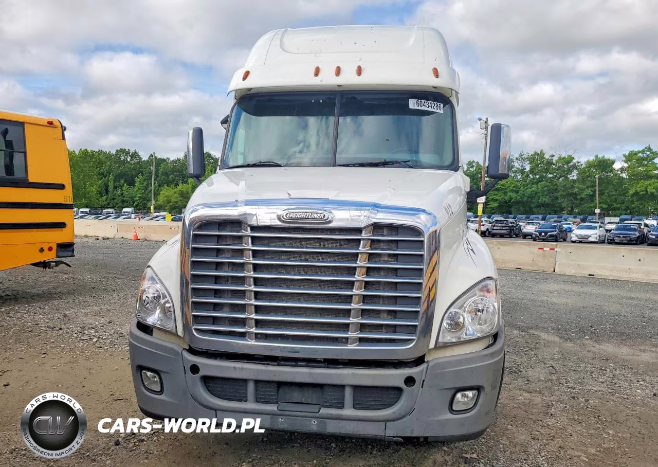 2014 Freightliner Cascadia 1 - Semi Truck VIN:1FUBGLD65ELFV3359 - 5