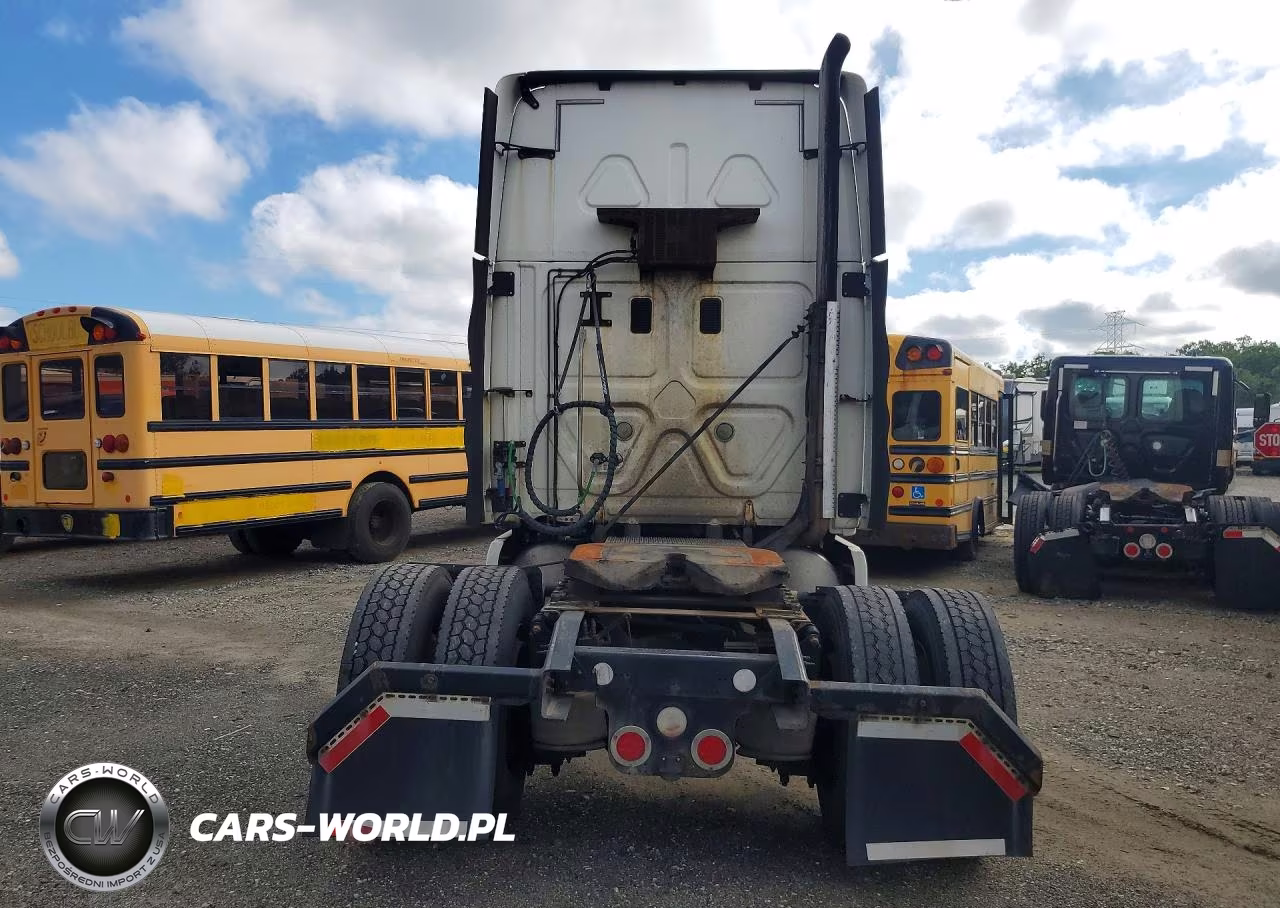 2014 Freightliner Cascadia 1 - Semi Truck VIN:1FUBGLD65ELFV3359 - 6
