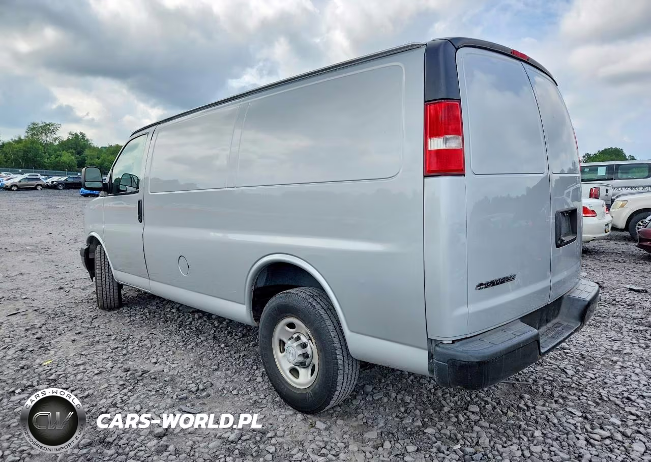 2018 Chevrolet Express G2500 VIN:1GCWGAFGXJ1340297 - 2