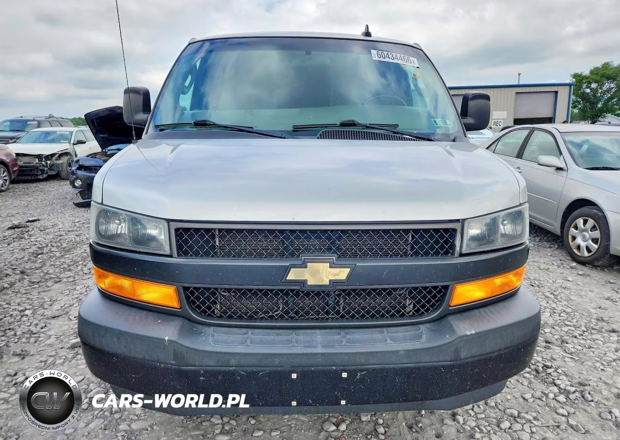2018 Chevrolet Express G2500 VIN:1GCWGAFGXJ1340297 - 5