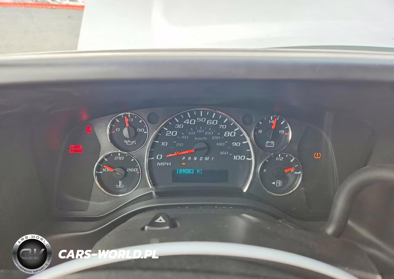 2018 Chevrolet Express G2500 VIN:1GCWGAFGXJ1340297 - 9