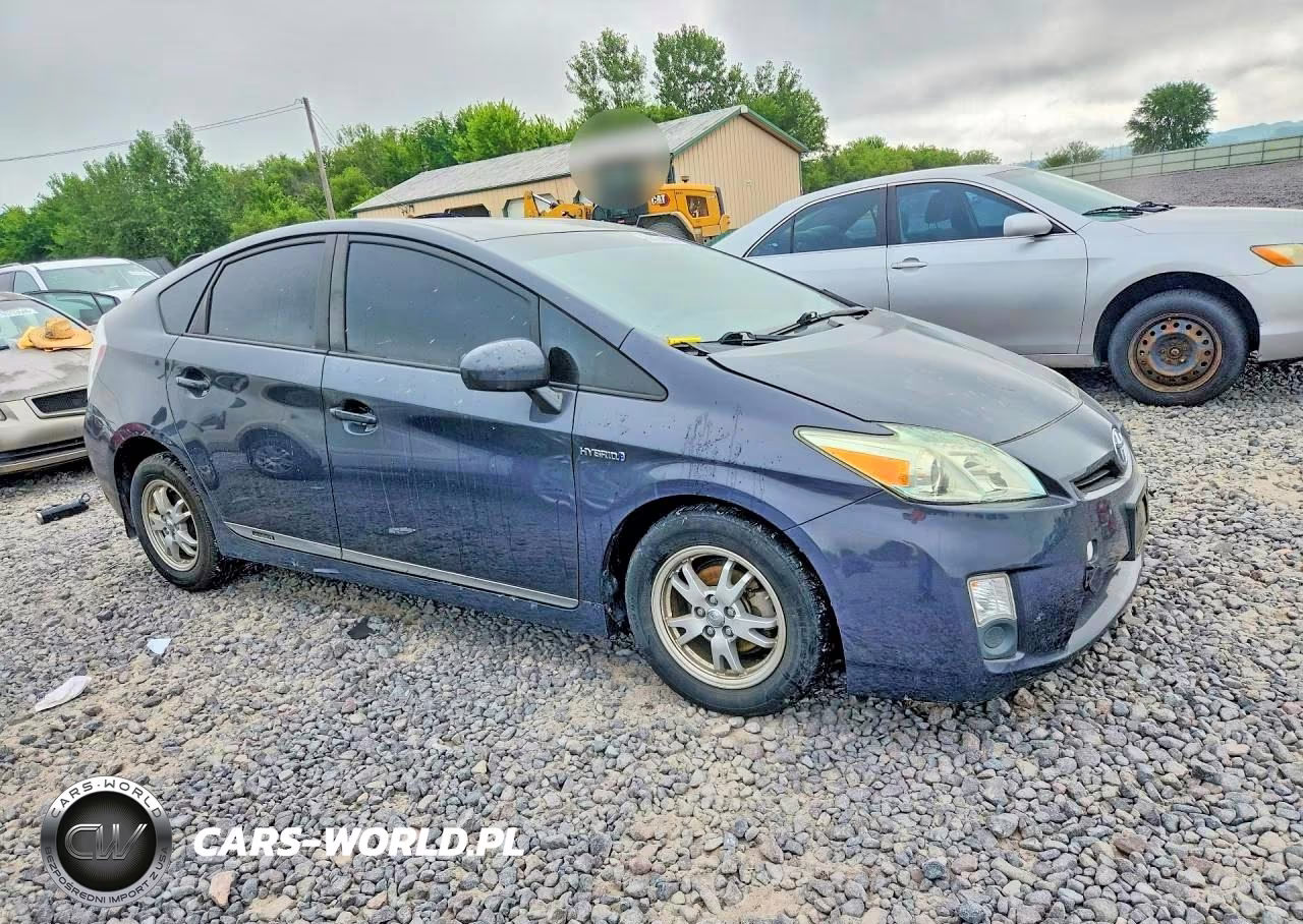 2011 Toyota Prius Four VIN:JTDKN3DU6B1375817 - 4