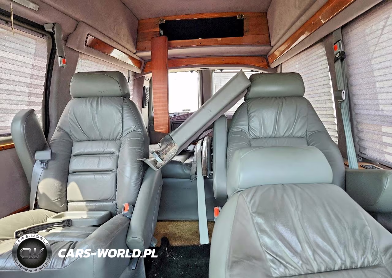 2001 Chevrolet Express G1500 VIN:1GBFG15R911242742 - 10