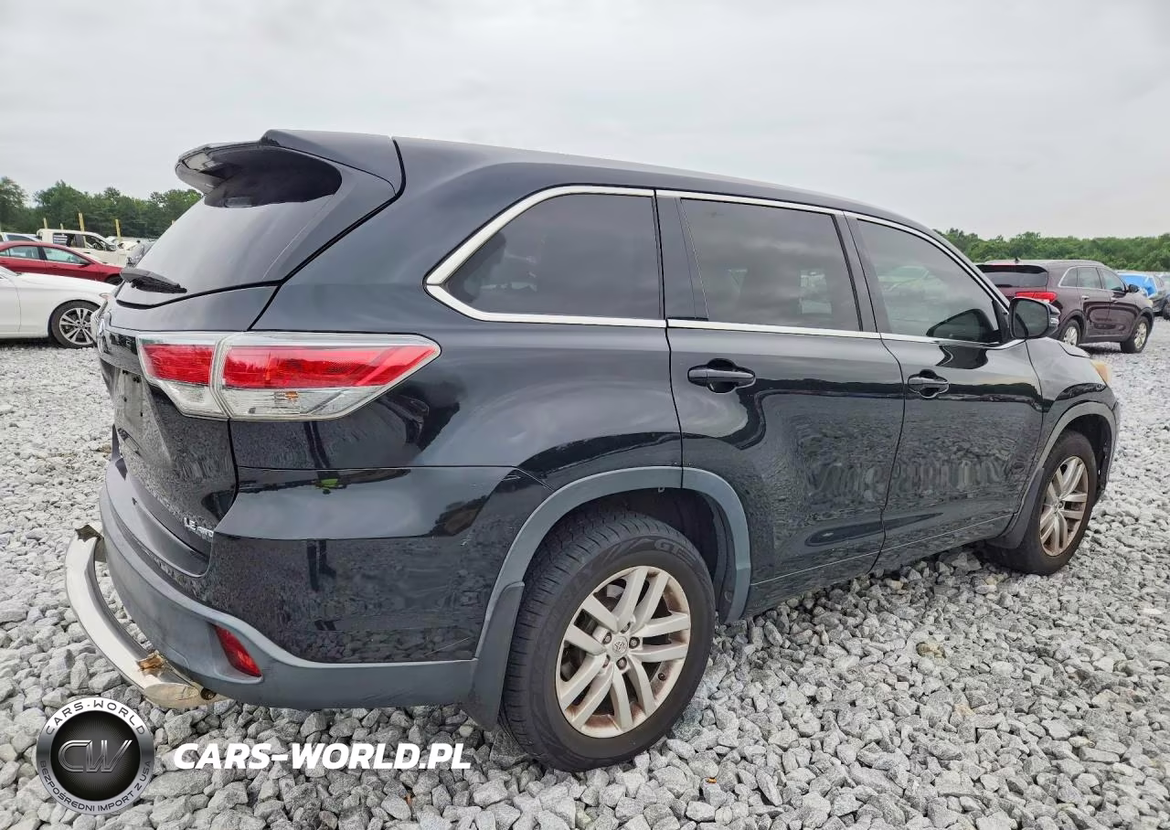 2015 Toyota Highlander Le VIN:5TDBKRFH5FS173961 - 3