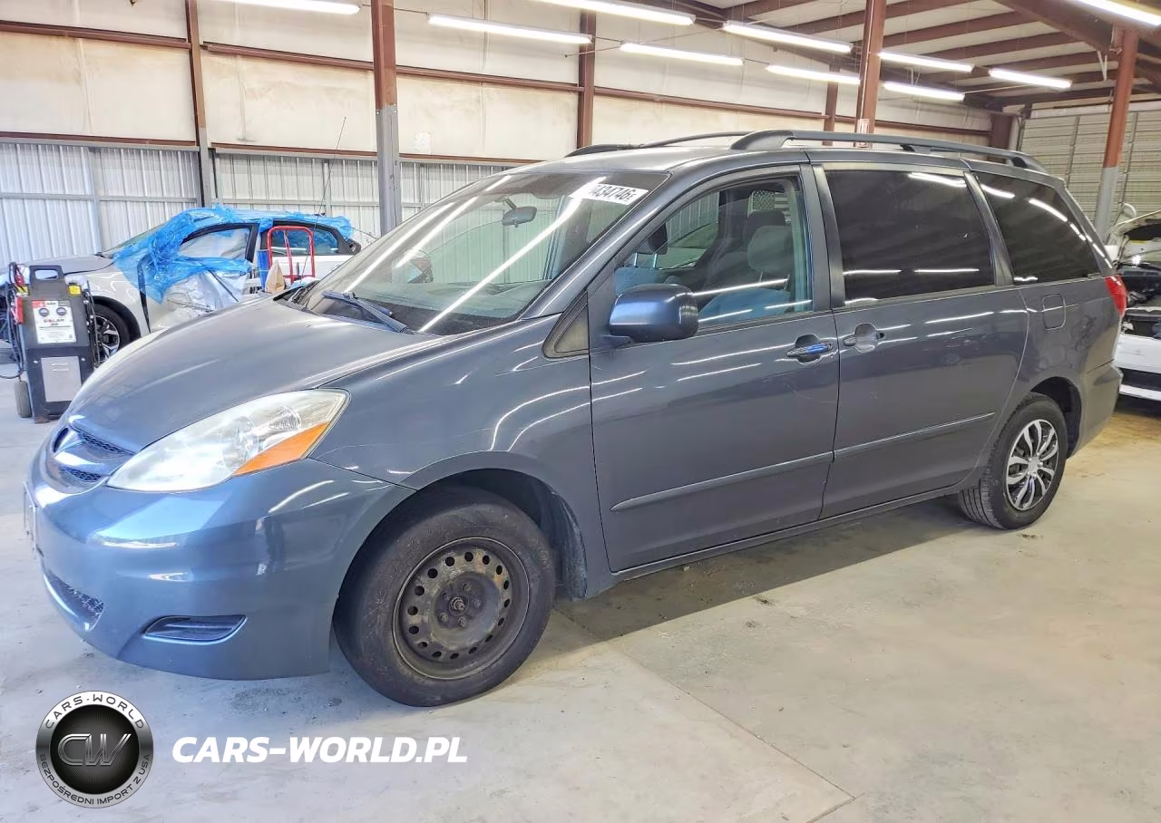 2006 Toyota Sienna Le 8 Passenger