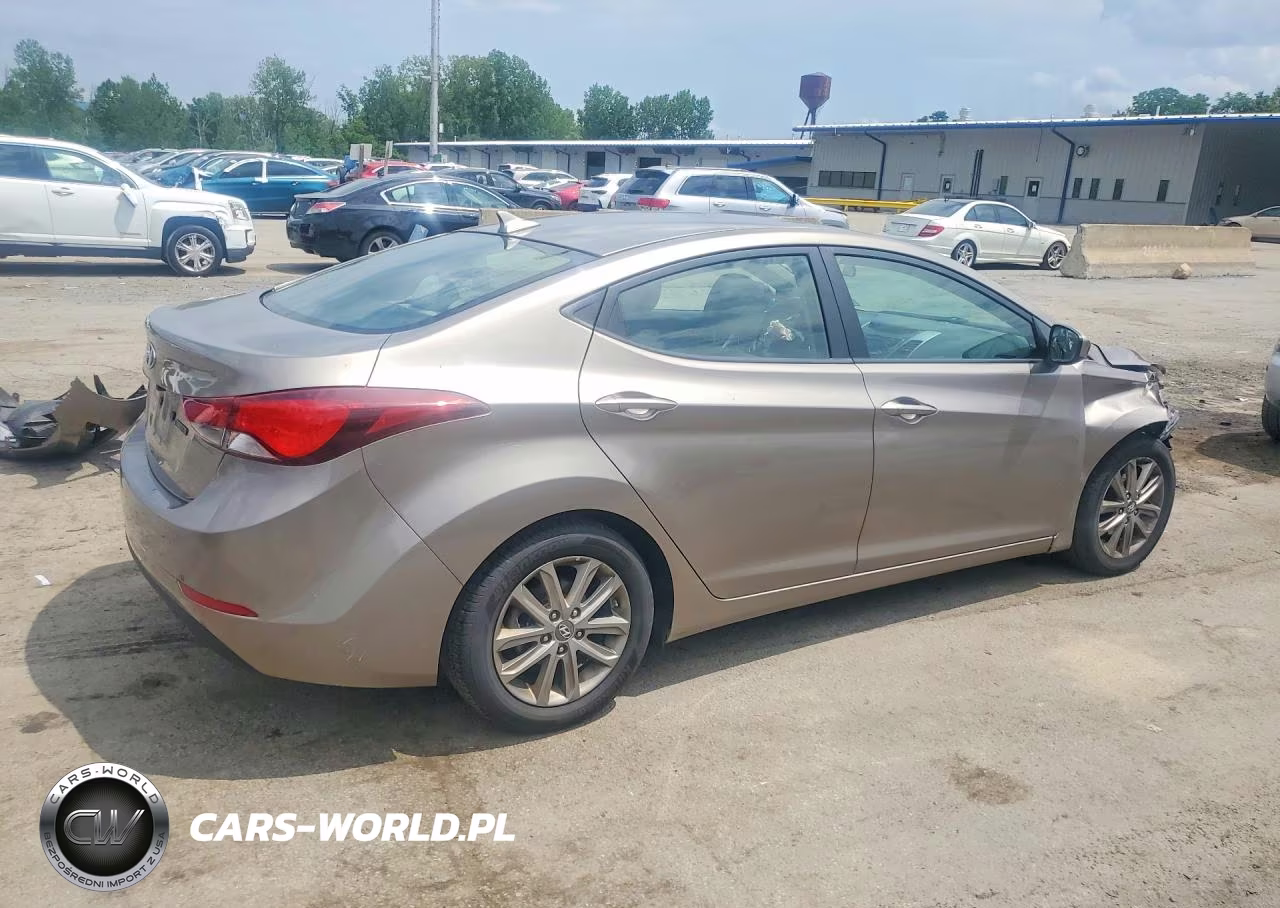 2014 Hyundai Elantra Se VIN:5NPDH4AE0EH528496 - 3