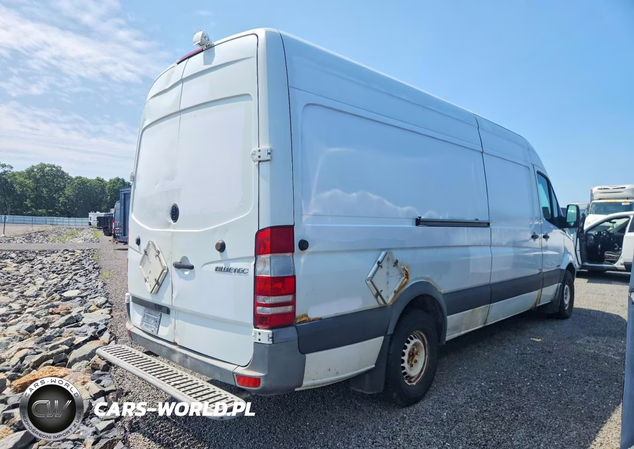 2011 Mercedes-Benz Sprinter 2500 Delivery Van VIN:WD3PE8CBXB5573581 - 3