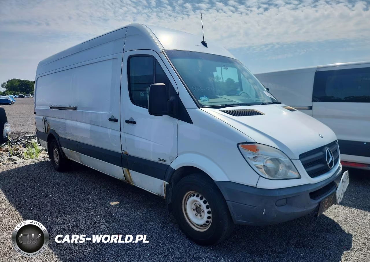 2011 Mercedes-Benz Sprinter 2500 Delivery Van VIN:WD3PE8CBXB5573581 - 4