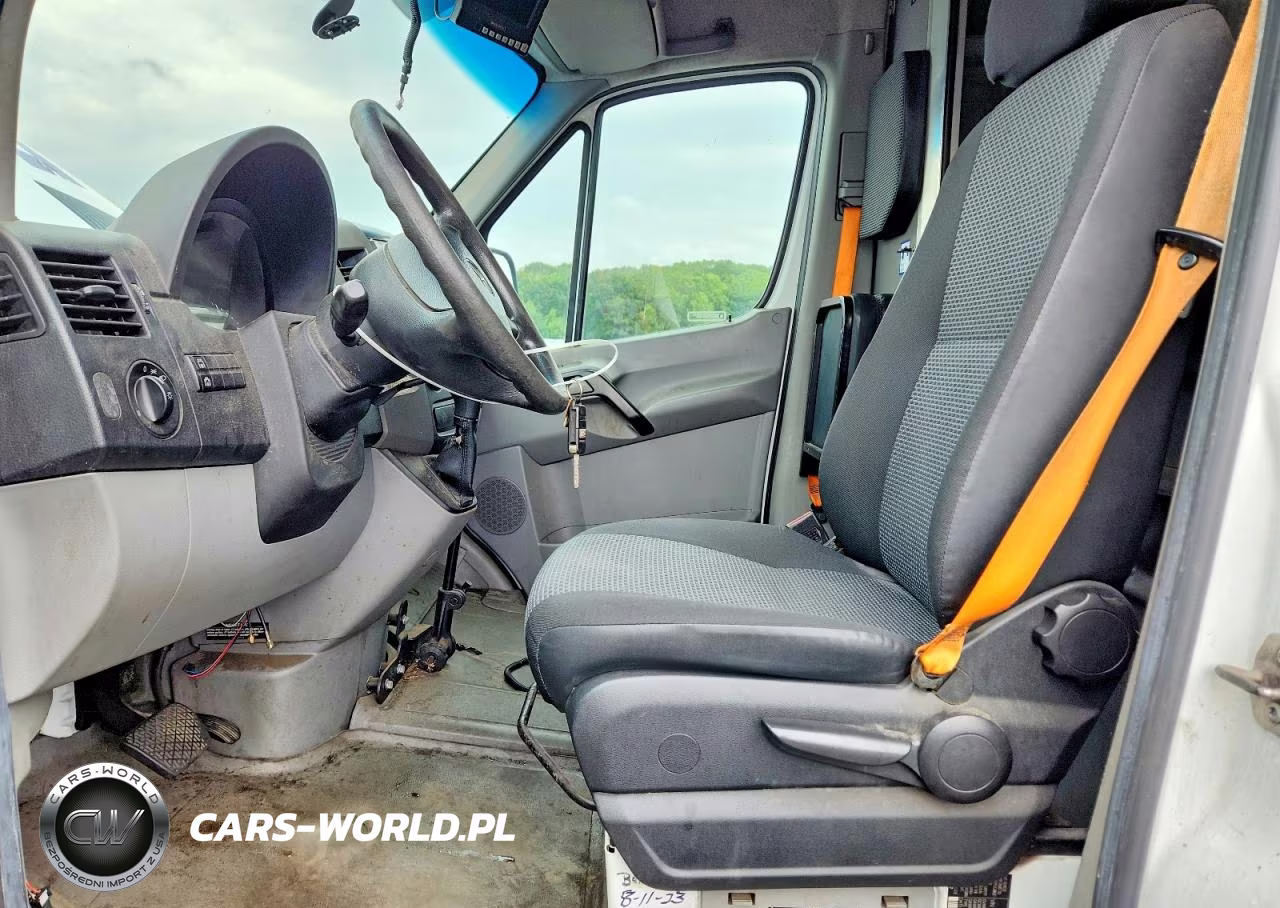 2011 Mercedes-Benz Sprinter 2500 Delivery Van VIN:WD3PE8CBXB5573581 - 7