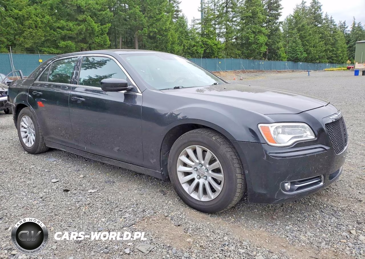 2013 Chrysler 300 VIN:2C3CCAAG2DH588334 - 4