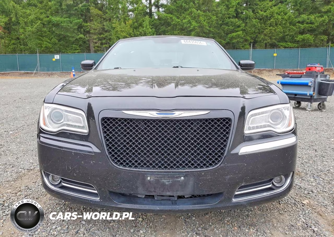 2013 Chrysler 300 VIN:2C3CCAAG2DH588334 - 5