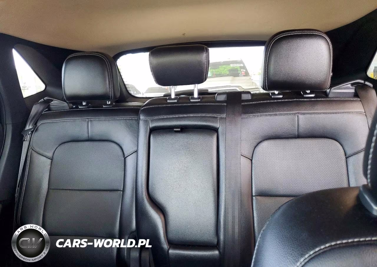 2020 Ford Escape Titanium VIN:1FMCU9J90LUA81397 - 10