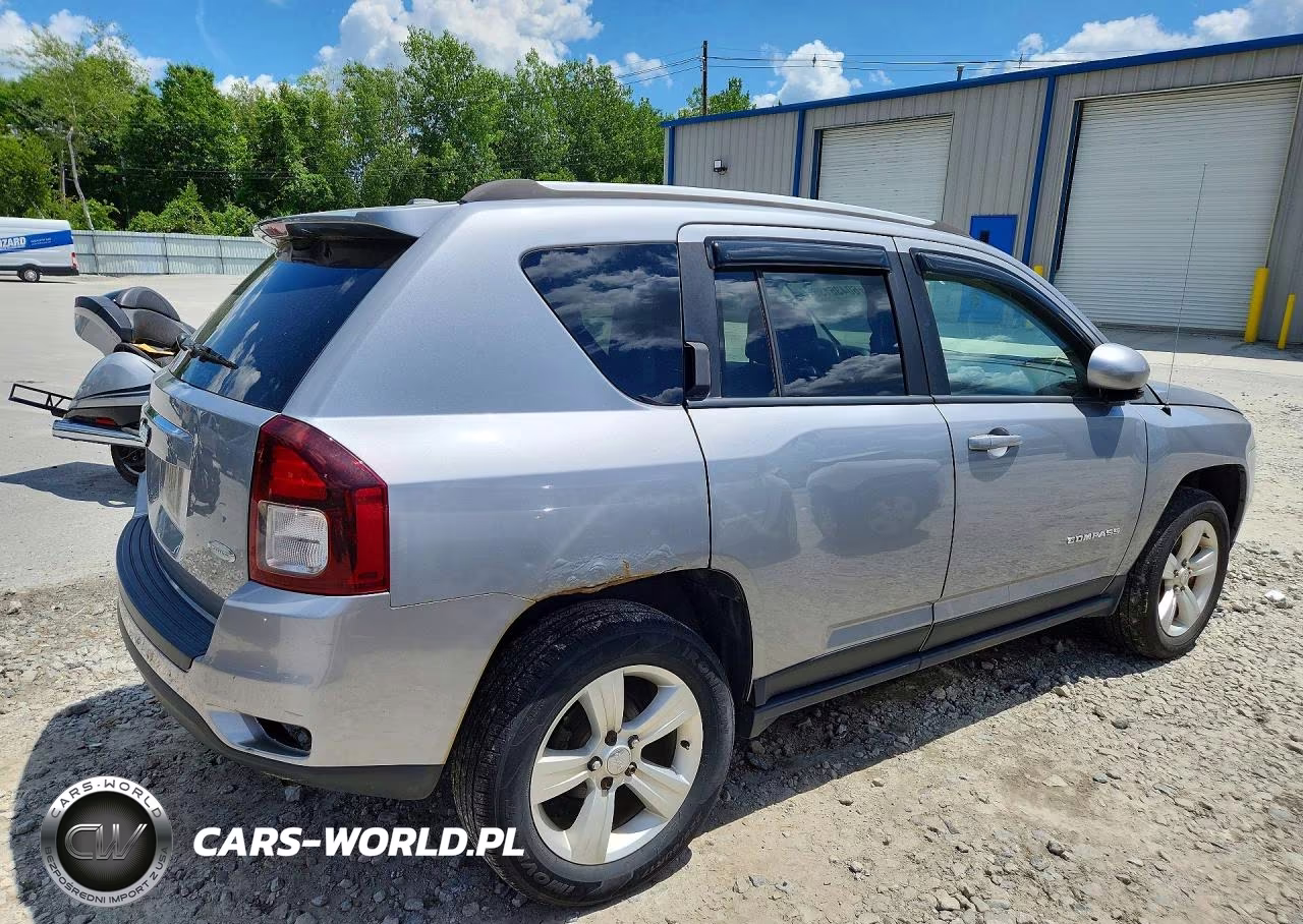 2017 Jeep Compass Latitude VIN:1C4NJDEB3HD162312 - 3