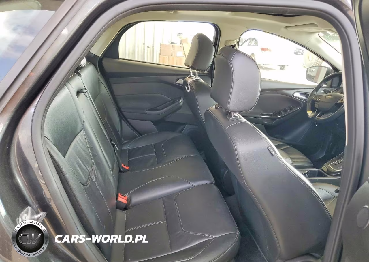 2017 Ford Focus Titanium VIN:1FADP3N24HL230276 - 10