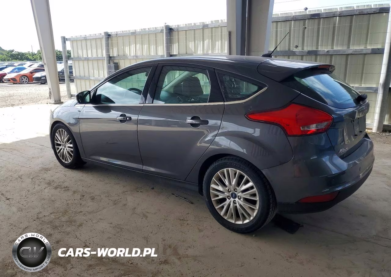 2017 Ford Focus Titanium VIN:1FADP3N24HL230276 - 2